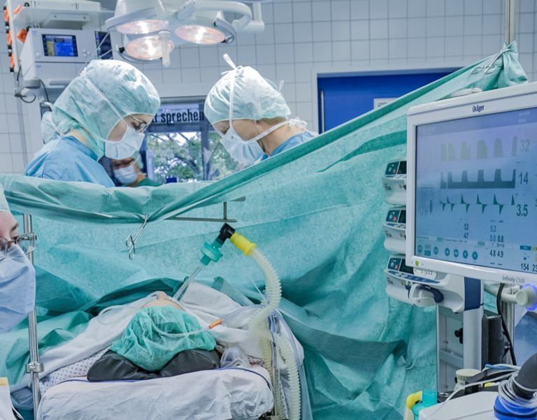 Das Bild zeigt eine Operation im Leber-und Pankreaszentrum
